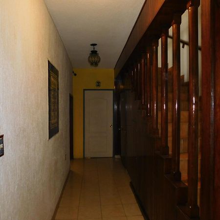 Гостевой дом Casona Luciernaga-Casa De Huespedes Леон Экстерьер фото
