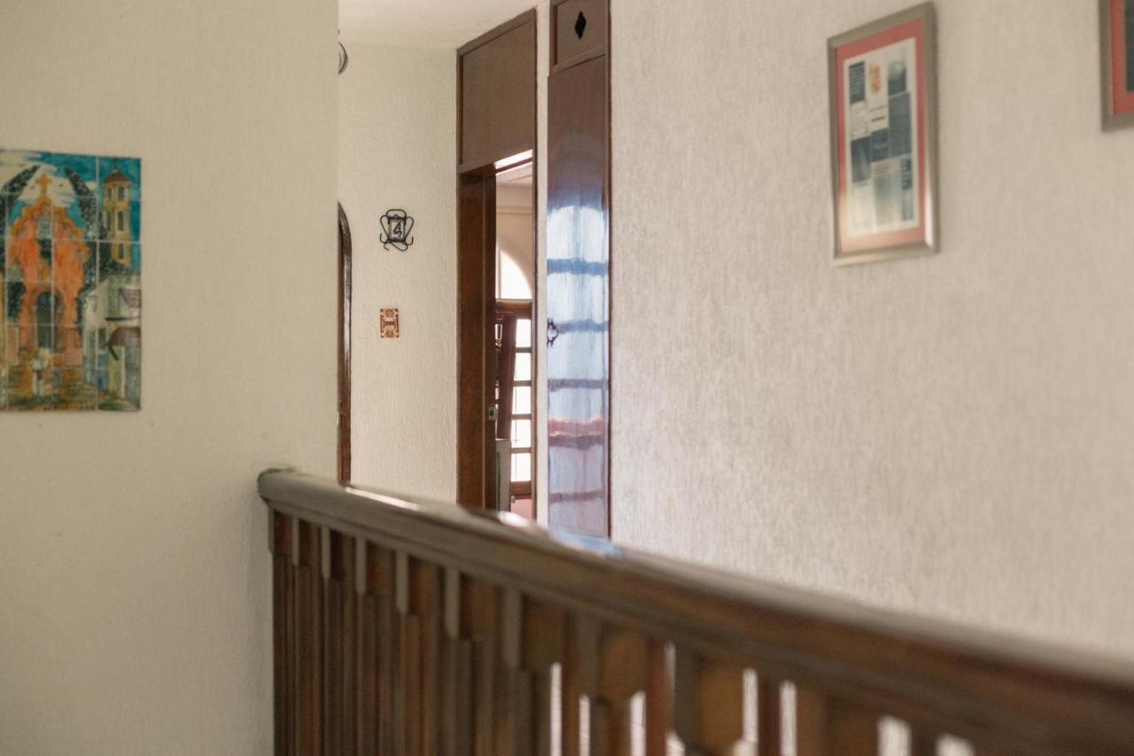 Гостевой дом Casona Luciernaga-Casa De Huespedes Леон Экстерьер фото