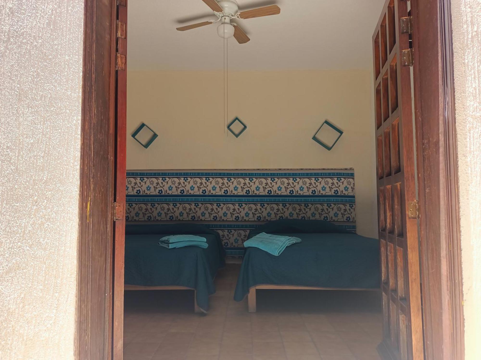 Гостевой дом Casona Luciernaga-Casa De Huespedes Леон Экстерьер фото