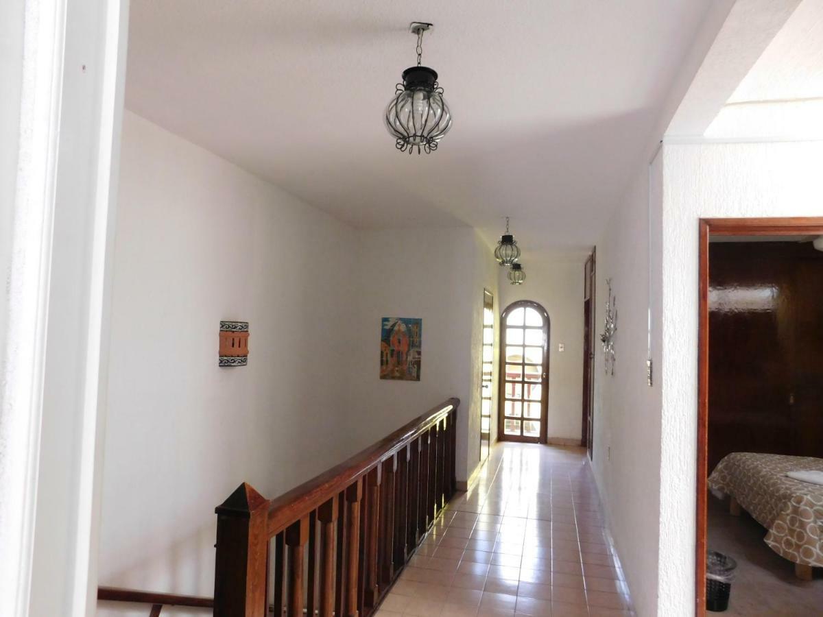 Гостевой дом Casona Luciernaga-Casa De Huespedes Леон Экстерьер фото